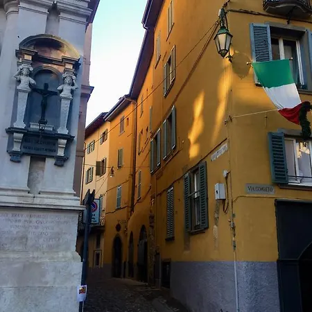 Casa Vacanze Piazza Vecchia Bergamo Exterior photo